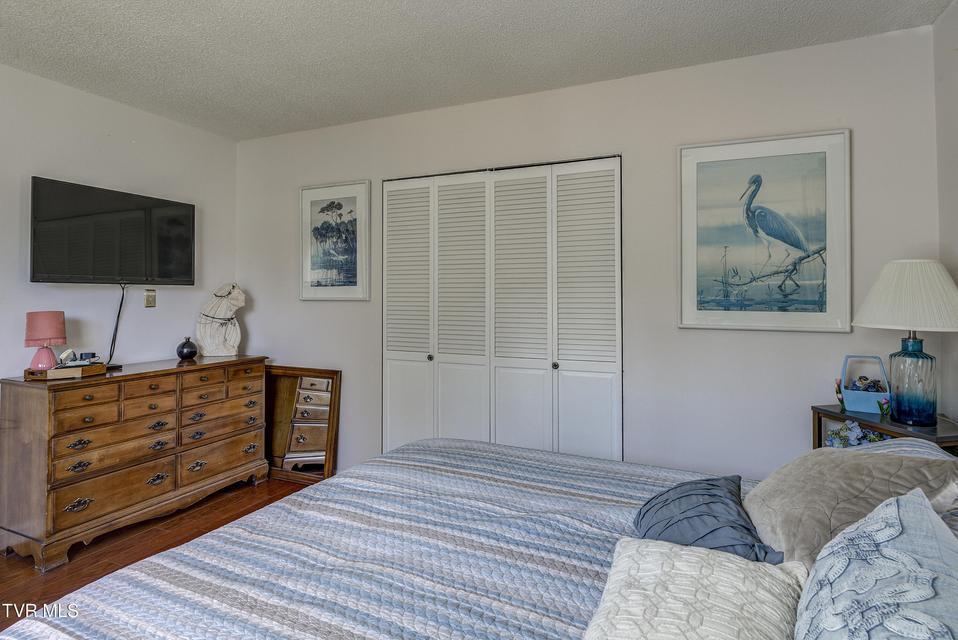 Photo #32: 312 Ivanhoe Drive