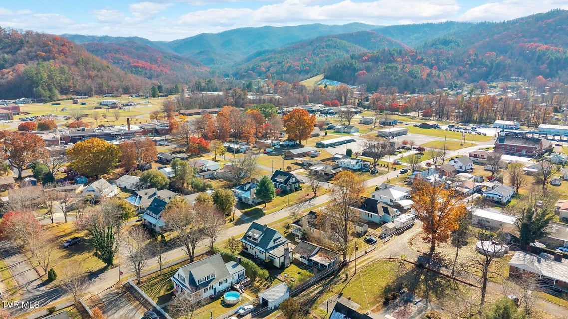 Photo #28: 639 Ohio Avenue