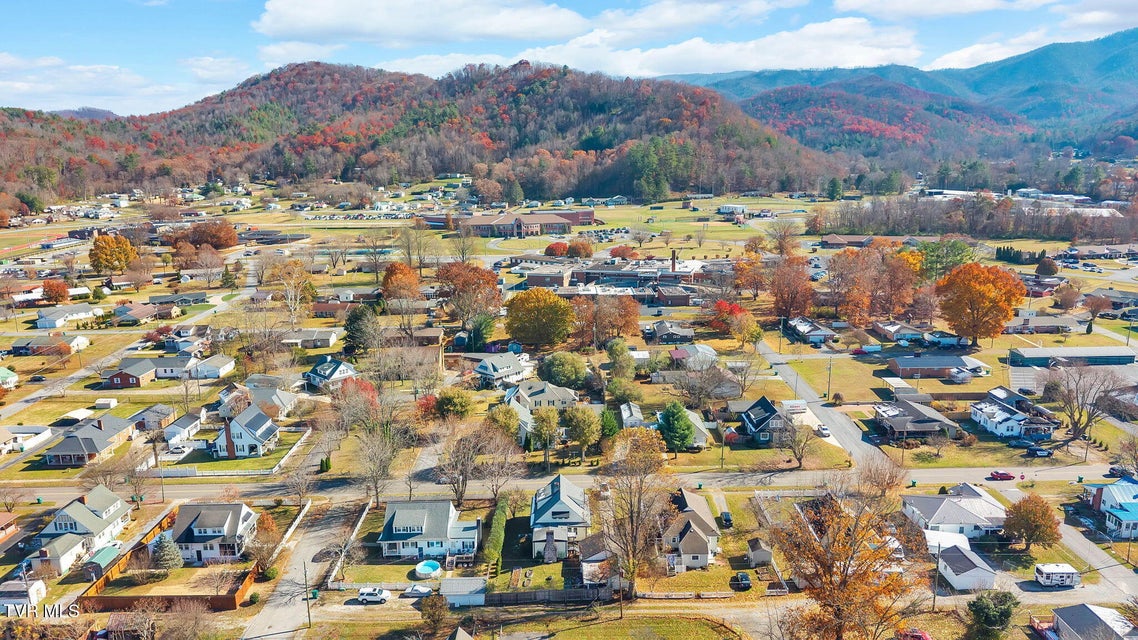 Photo #30: 639 Ohio Avenue