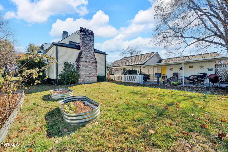 Photo #23: 639 Ohio Avenue