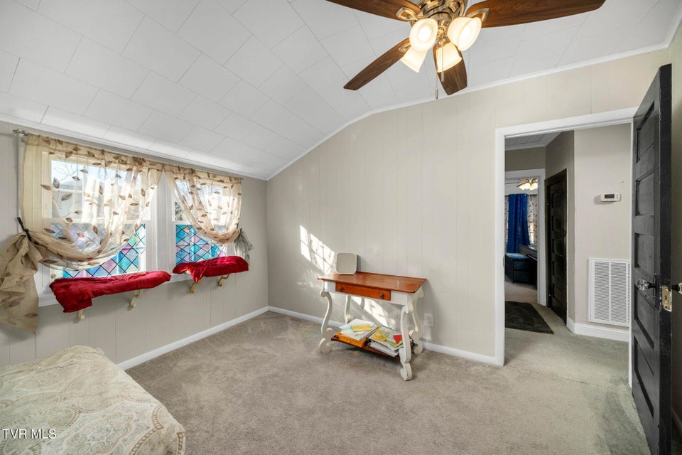 Photo #17: 639 Ohio Avenue