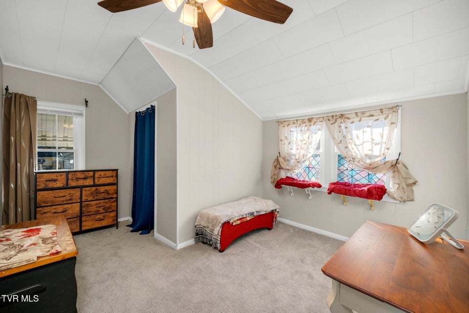 Photo #18: 639 Ohio Avenue