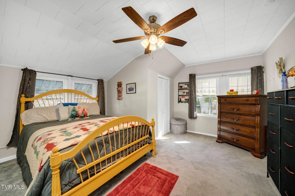 Photo #20: 639 Ohio Avenue