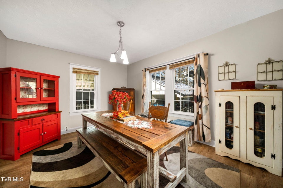 Photo #9: 639 Ohio Avenue