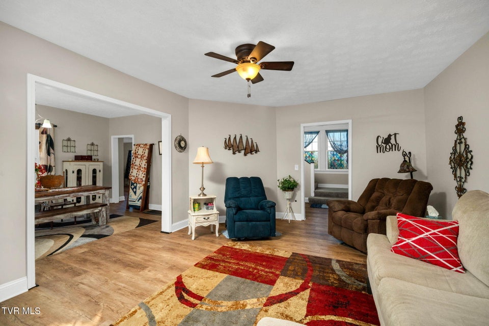 Photo #8: 639 Ohio Avenue