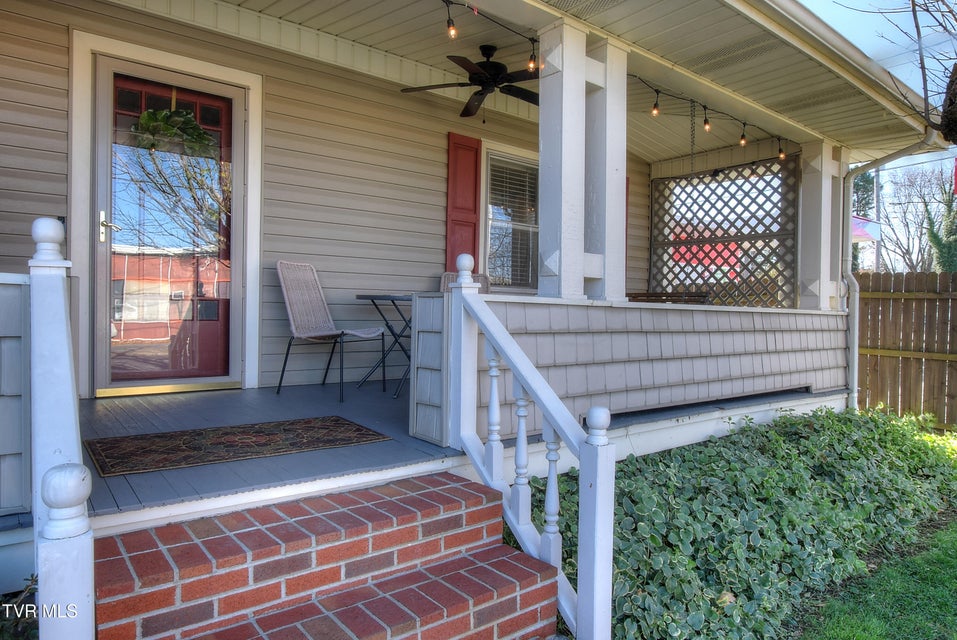 Photo #4: 102 Walnut Street