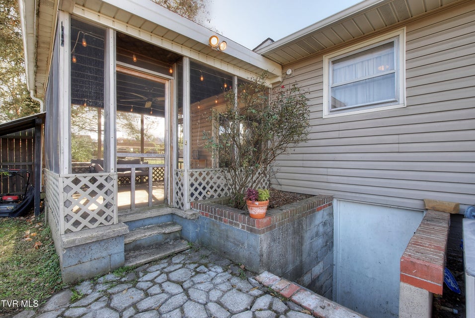 Photo #6: 102 Walnut Street