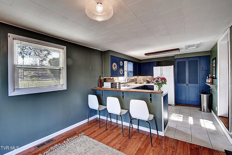 Photo #17: 102 Walnut Street