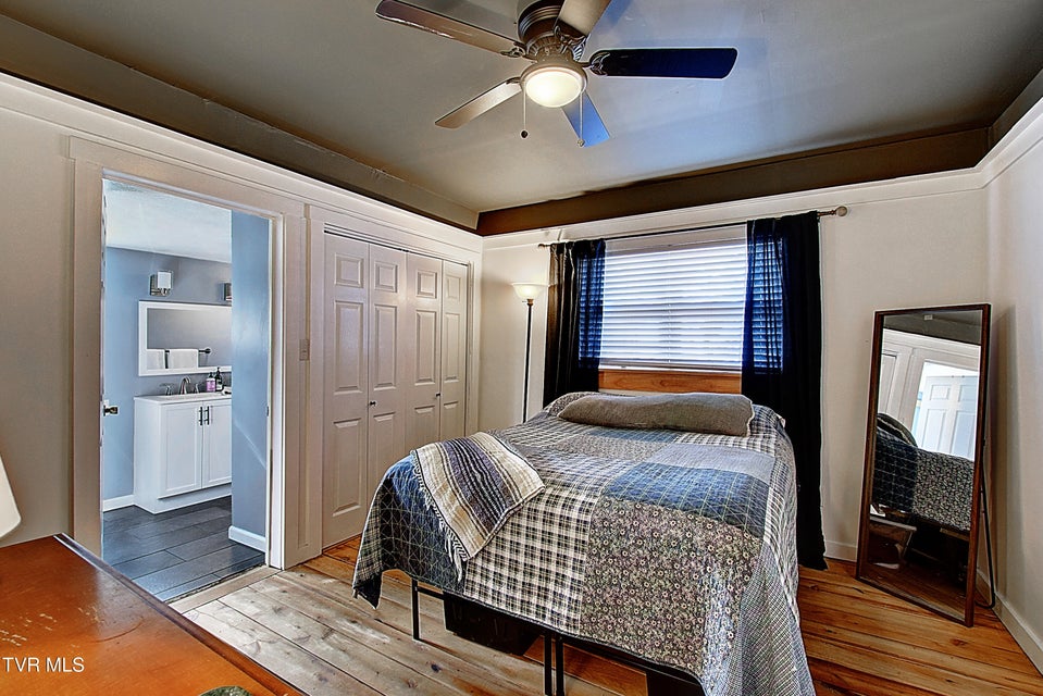 Photo #18: 102 Walnut Street