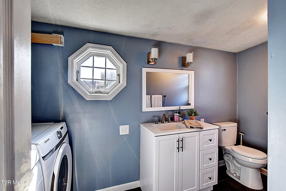 Photo #20: 102 Walnut Street