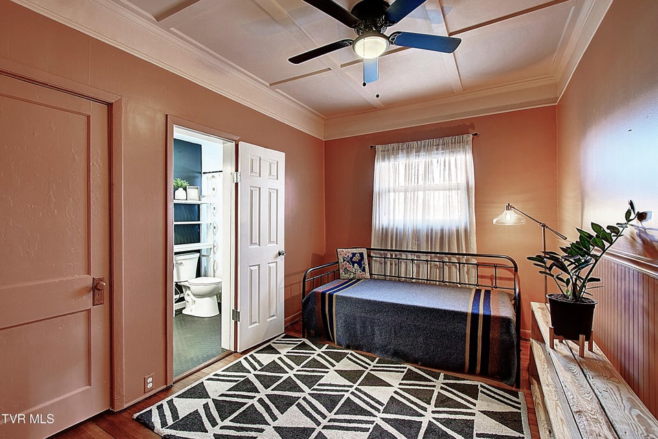 Photo #22: 102 Walnut Street