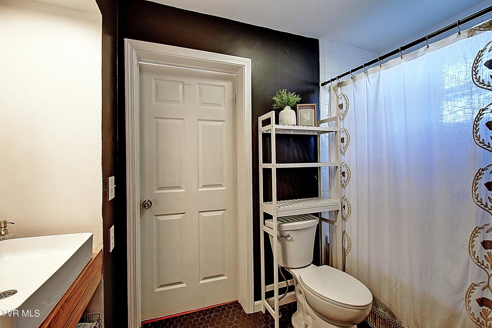 Photo #23: 102 Walnut Street