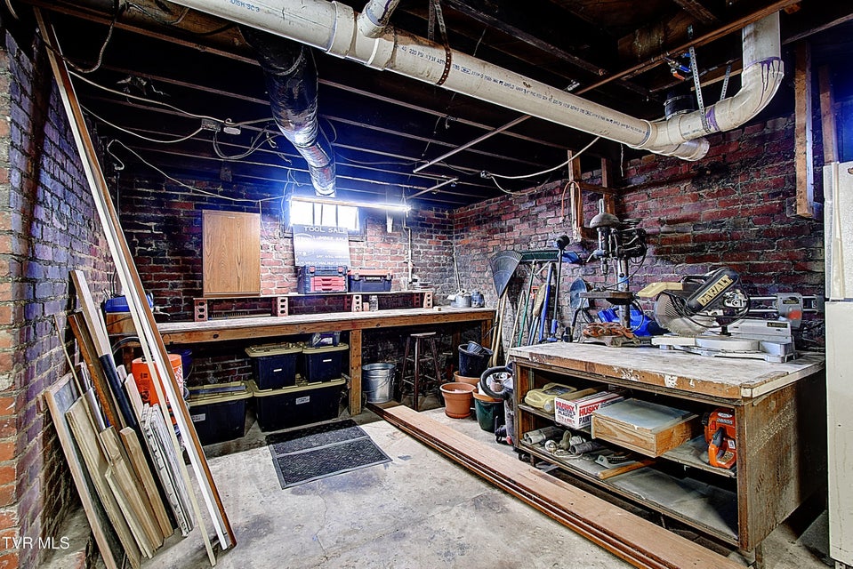 Photo #29: 102 Walnut Street