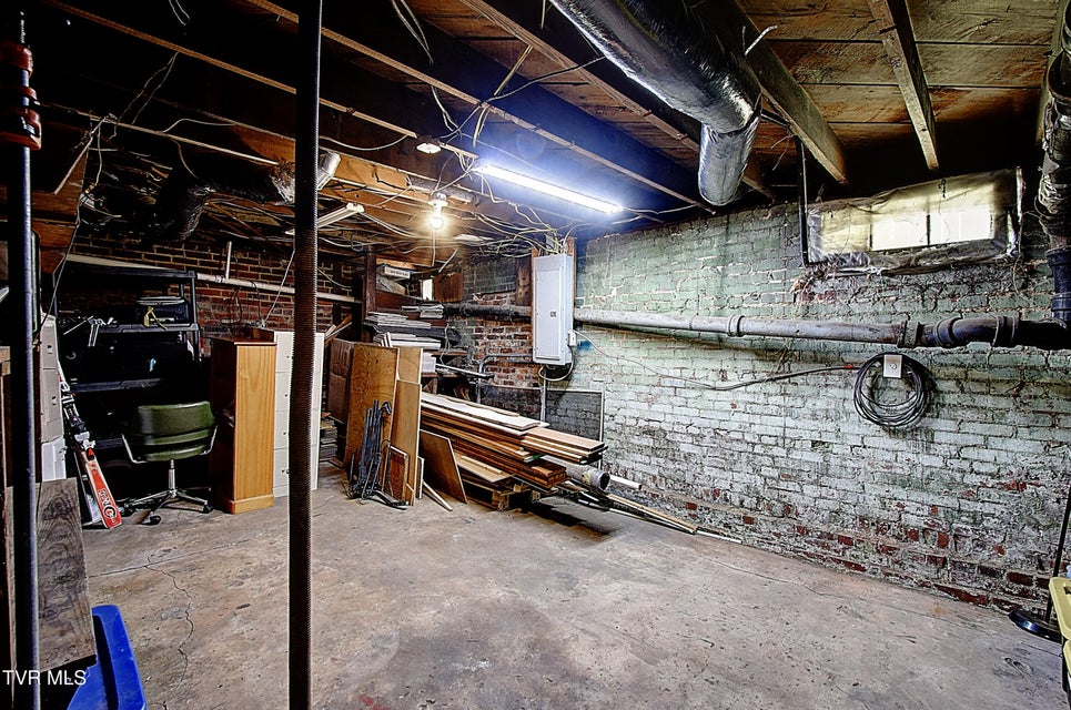 Photo #31: 102 Walnut Street