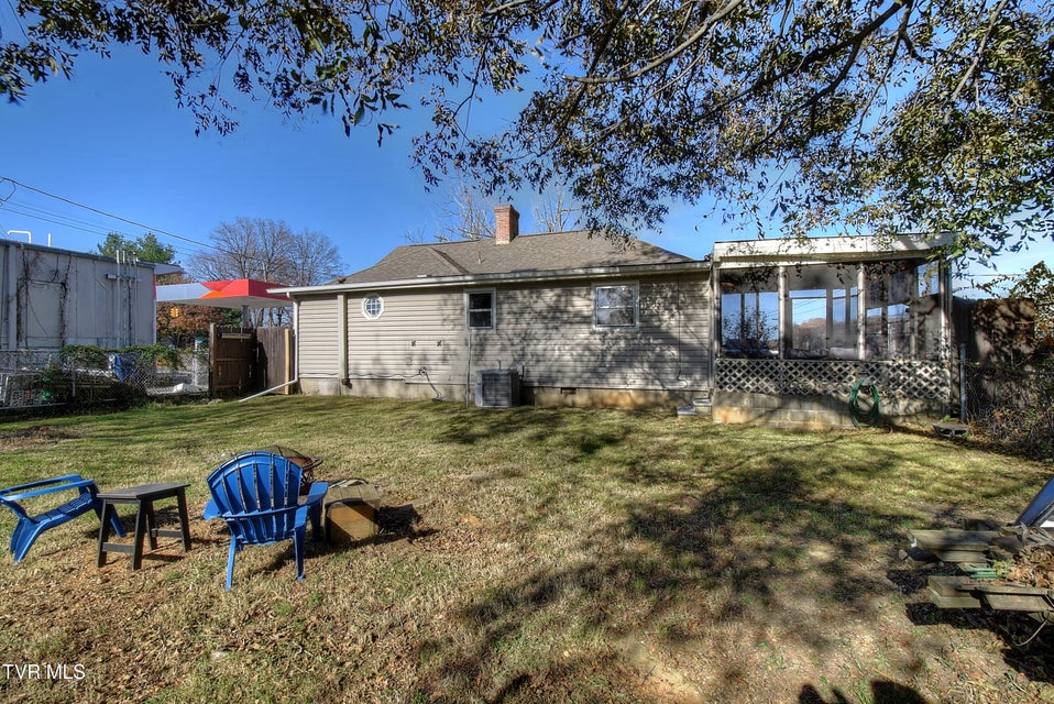 Photo #32: 102 Walnut Street