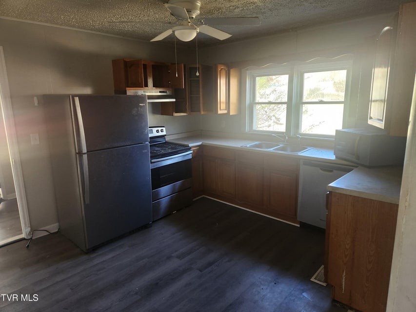 Photo #2: 539 Elm Street