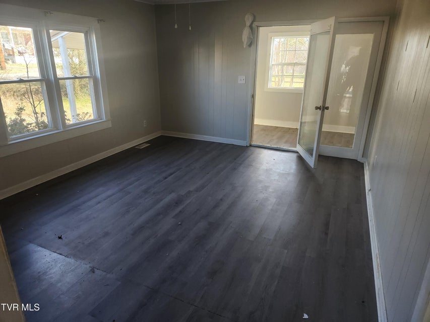 Photo #3: 539 Elm Street