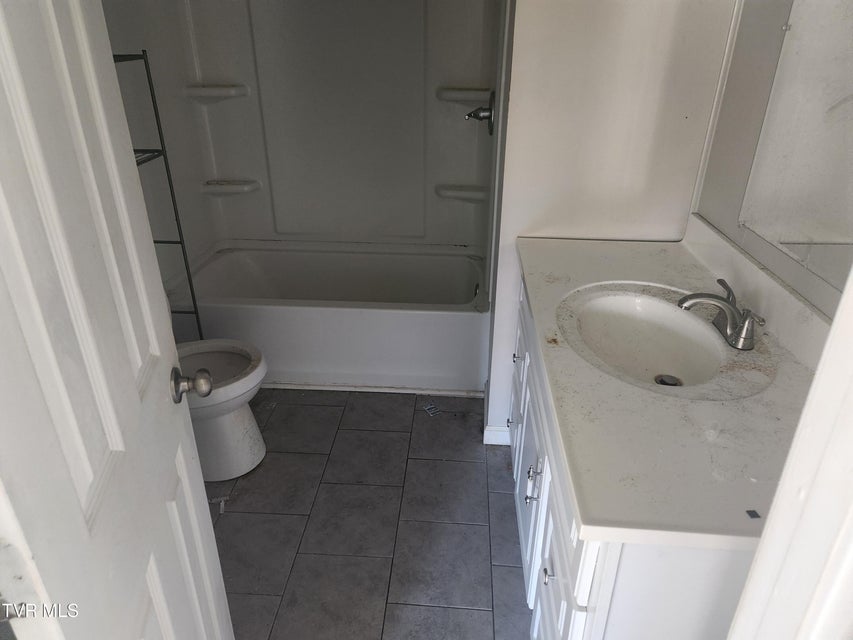 Photo #4: 539 Elm Street