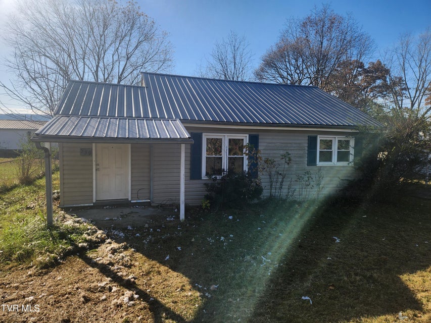 Photo #7: 539 Elm Street