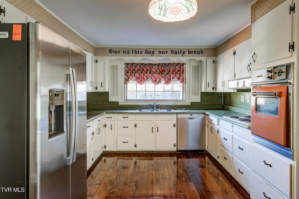 Photo #9: 1208 Main Avenue