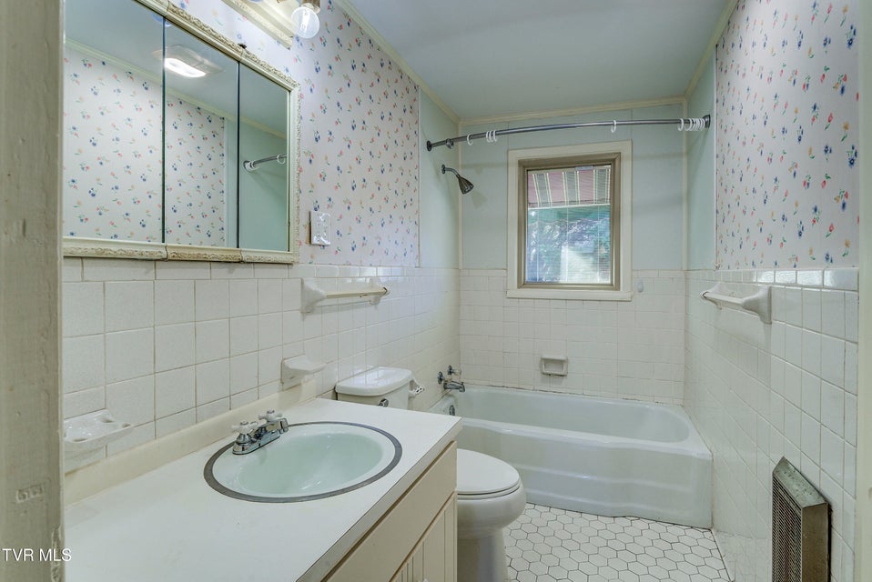 Photo #22: 1208 Main Avenue