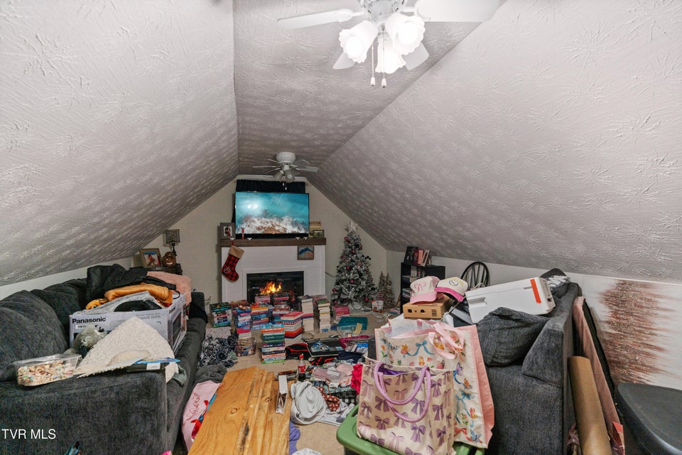 Photo #33: 1416 Church Street