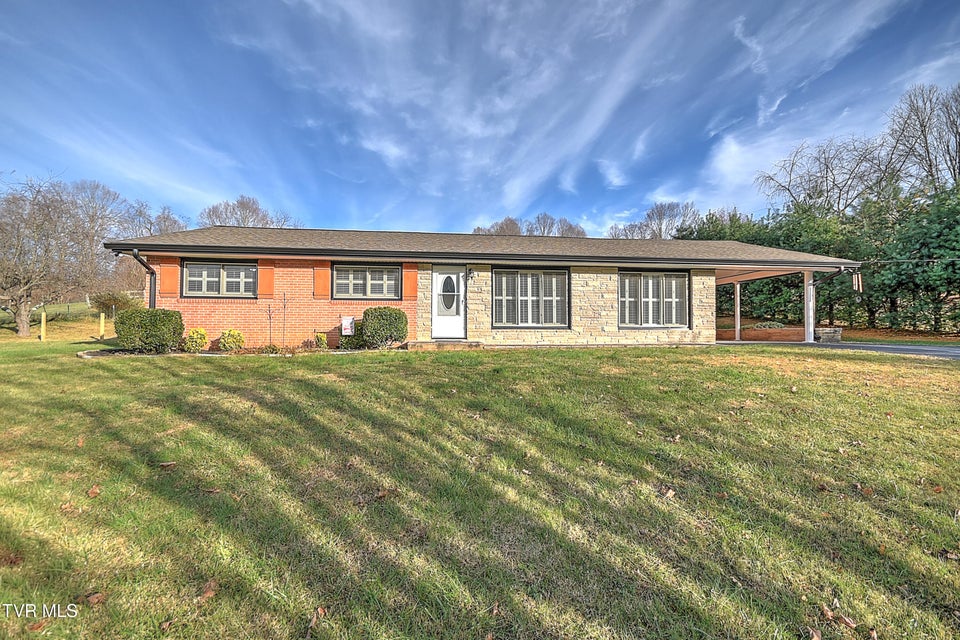 Photo #4: 704 Willow Springs Road