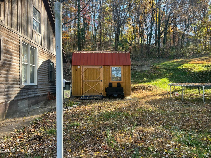 Photo #4: 306 Delaware Street