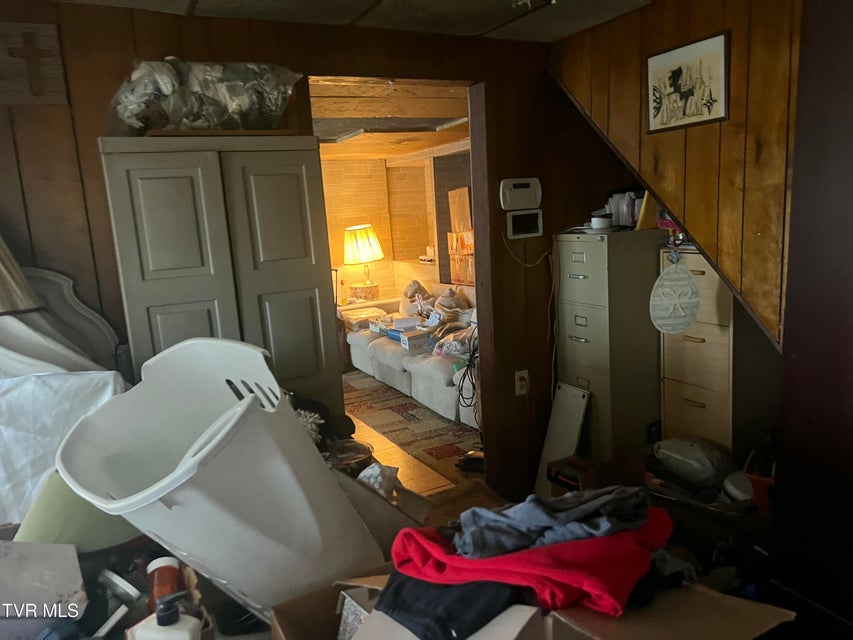 Photo #7: 306 Delaware Street