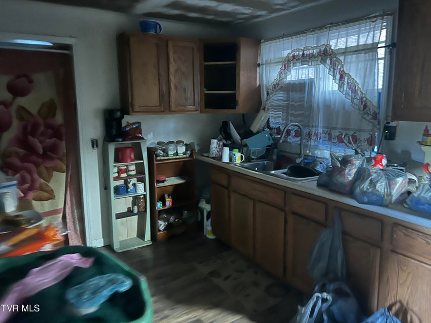 Photo #10: 306 Delaware Street