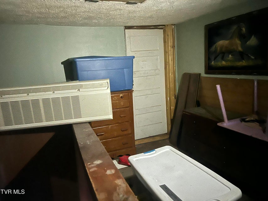 Photo #13: 306 Delaware Street