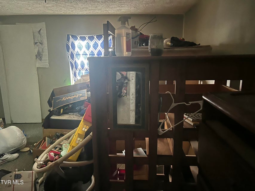 Photo #14: 306 Delaware Street