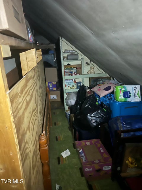 Photo #15: 306 Delaware Street