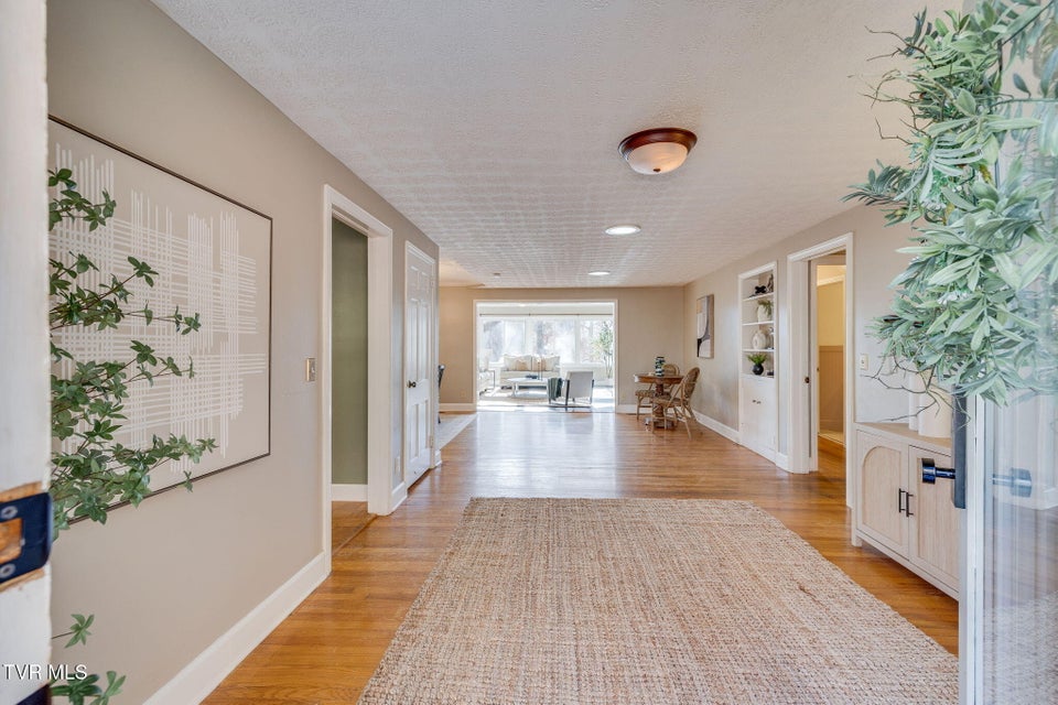 Photo #6: 900 Echo Lane