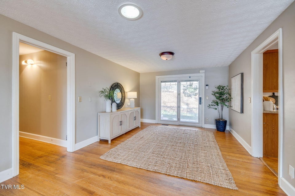 Photo #7: 900 Echo Lane