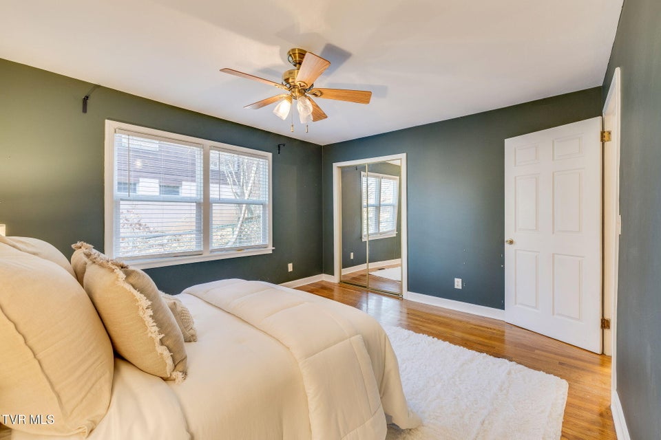 Photo #23: 900 Echo Lane