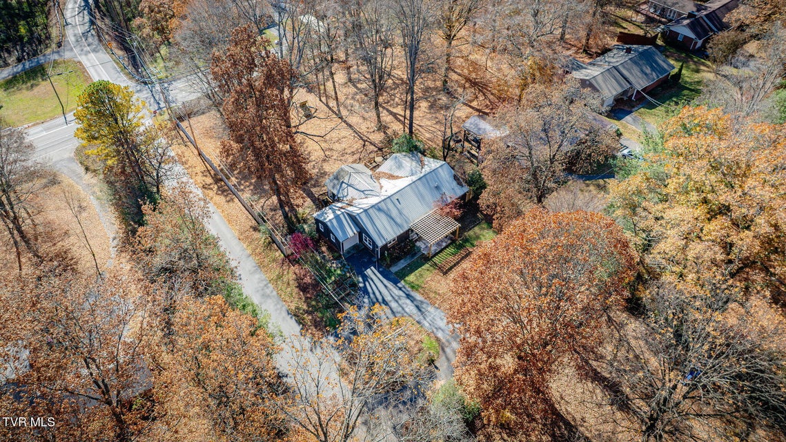 Photo #37: 900 Echo Lane