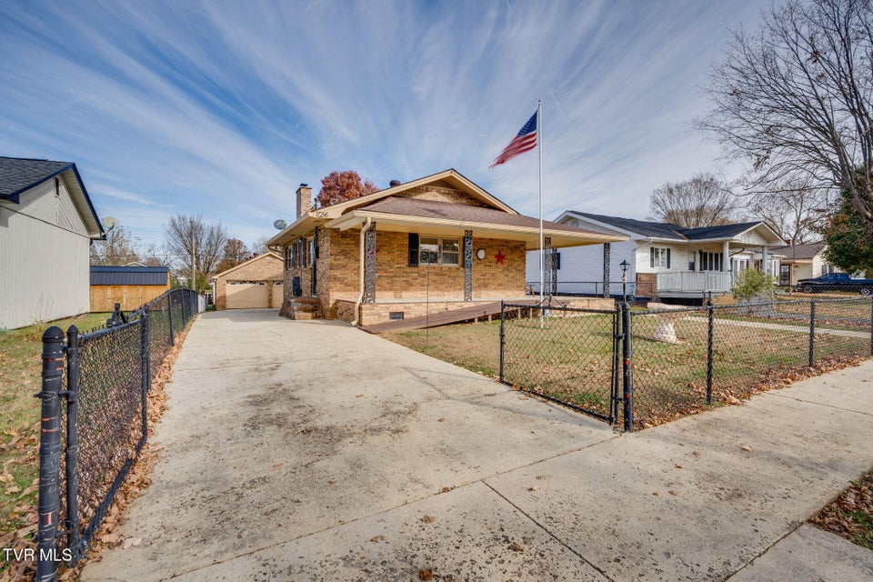 Photo #2: 1556 Redwood Drive