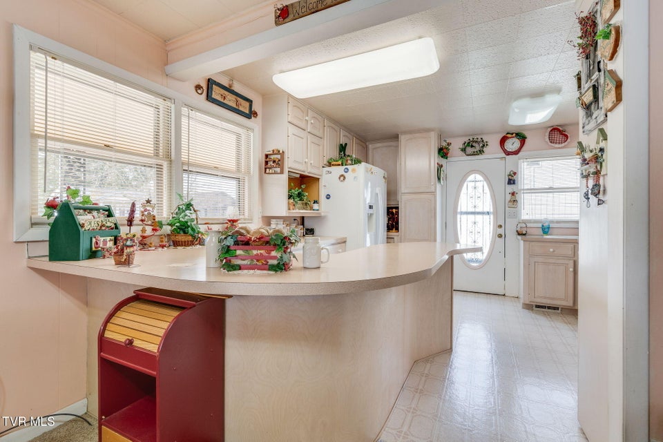 Photo #9: 1556 Redwood Drive