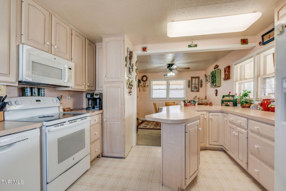 Photo #12: 1556 Redwood Drive