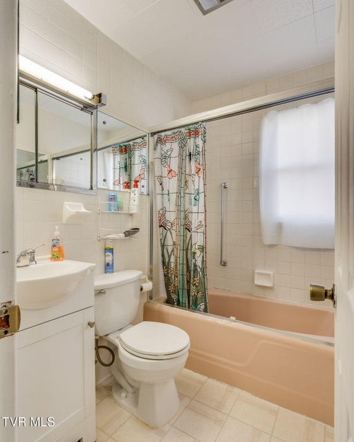 Photo #18: 1556 Redwood Drive