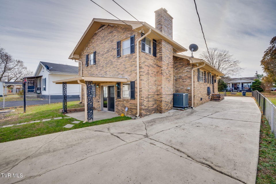 Photo #26: 1556 Redwood Drive