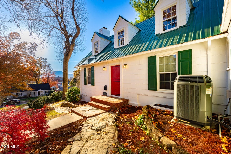 Photo #5: 1256 Catawba Street