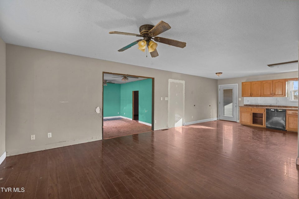 Photo #8: 1930 W Robbins Road