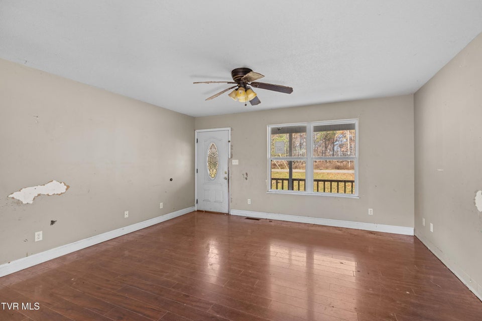 Photo #9: 1930 W Robbins Road