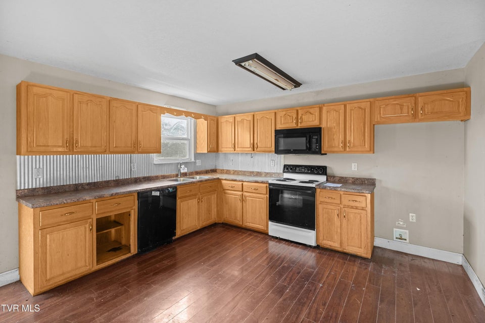 Photo #11: 1930 W Robbins Road