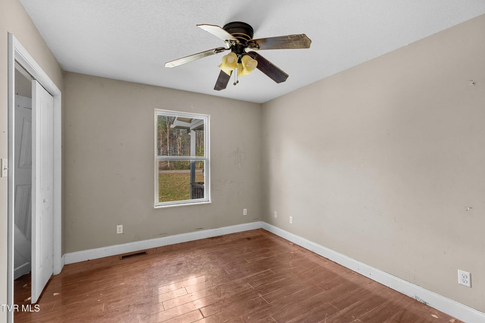 Photo #22: 1930 W Robbins Road