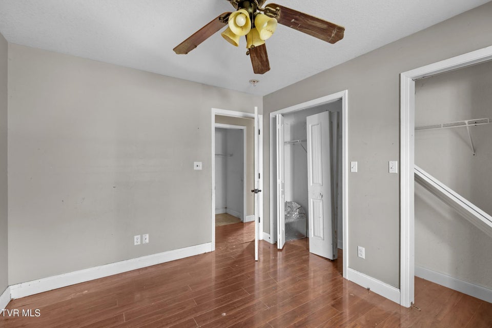 Photo #23: 1930 W Robbins Road