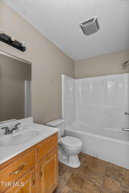 Photo #25: 1930 W Robbins Road