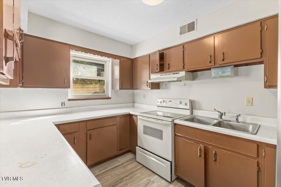 Photo #23: 1308 Knob Creek Road